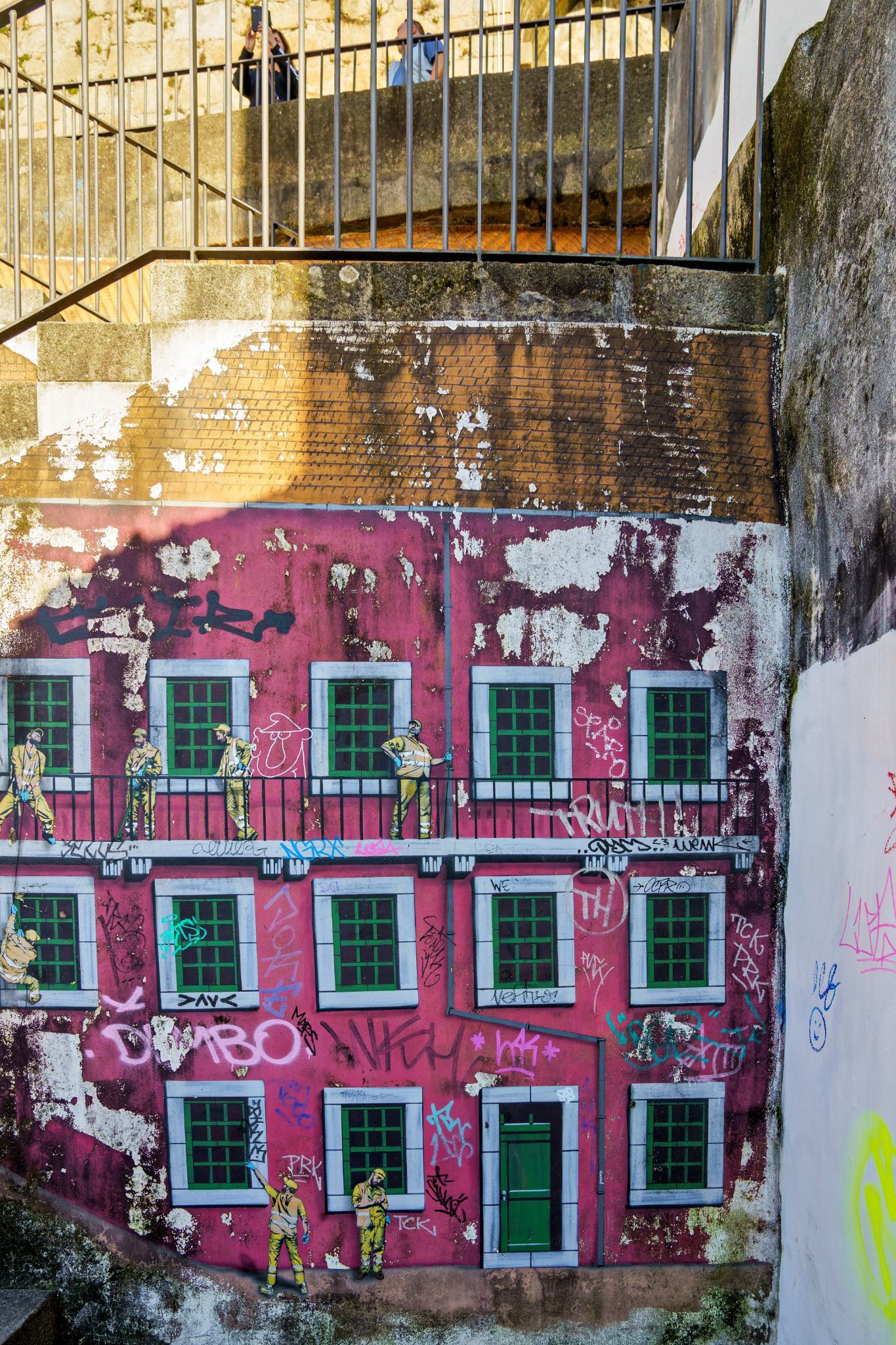 Wandgemälde an der Escadaria da Tv. de Cândido dos Reis in Vila Nova de Gaia
